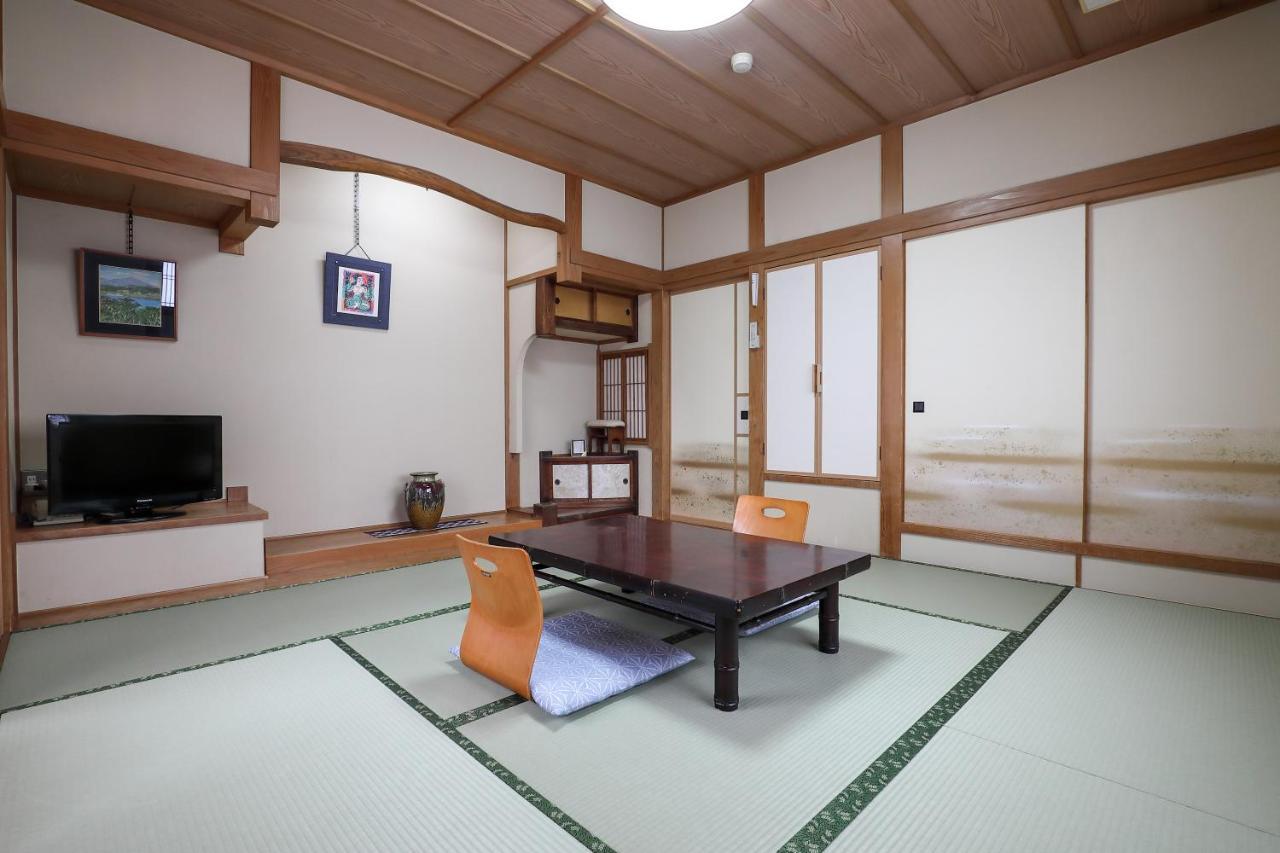 Tsukasaya Ryokan Tsuruoka Eksteriør bilde