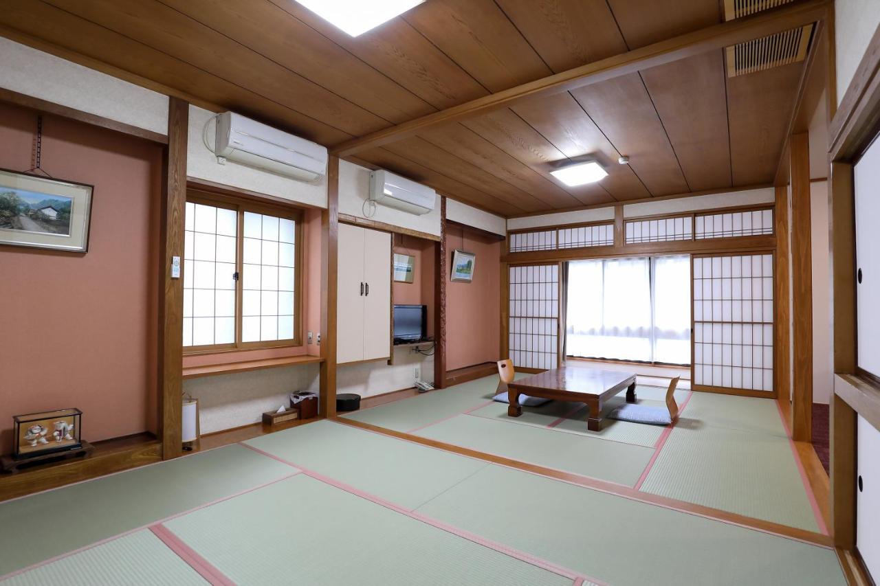 Tsukasaya Ryokan Tsuruoka Eksteriør bilde